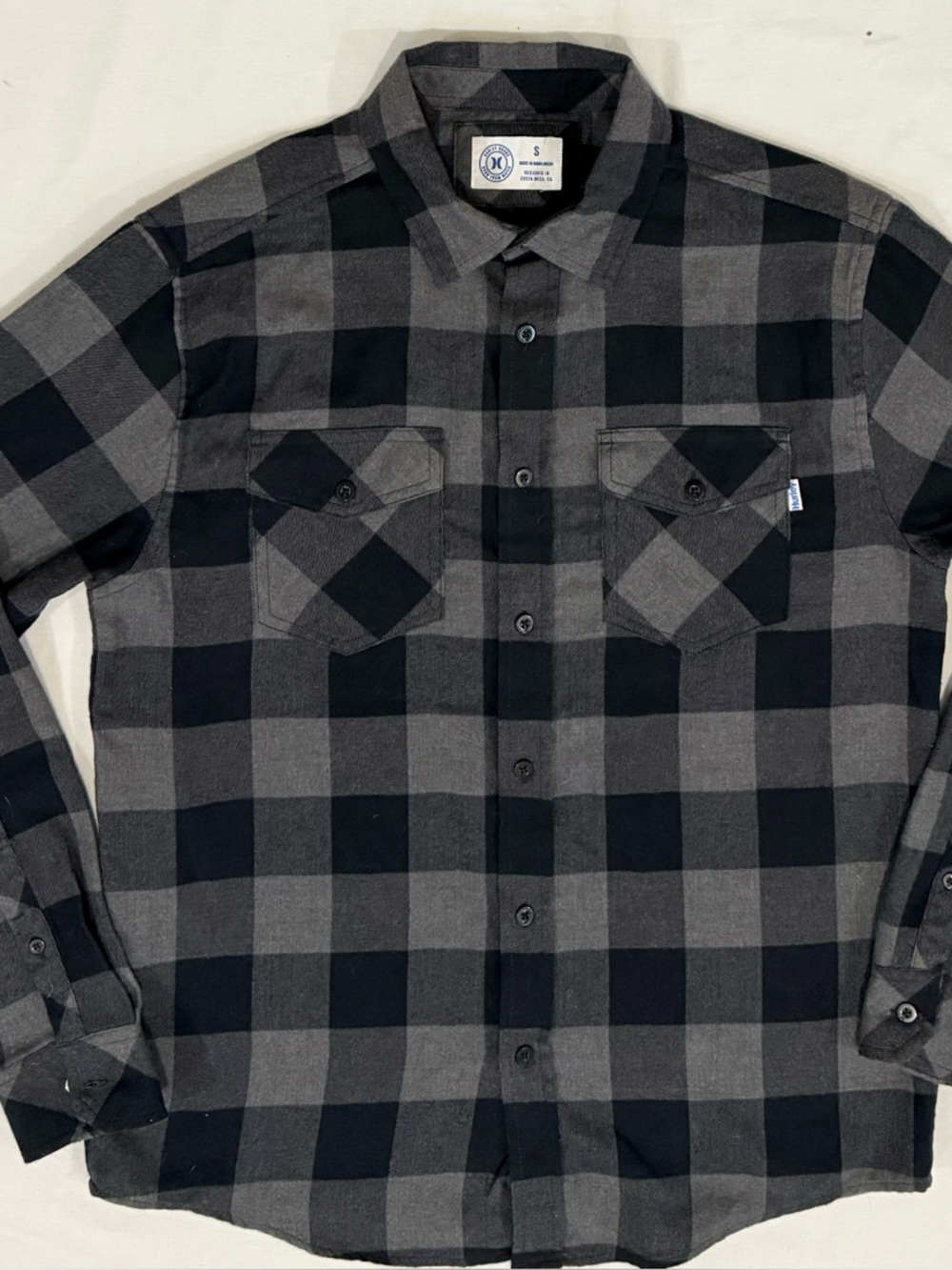 Hurley Flannel Button-Up Long-Sleeve  Charcoal & Black Plaid Men's Size Small
